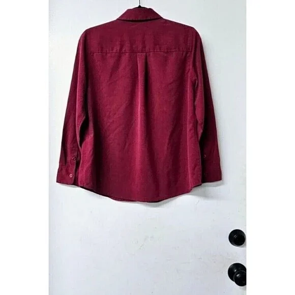 CHICO'S Wine Red Super Soft Long Sleeve Button-Up Women Shirt ( 1p) - Picture 3 of 3
